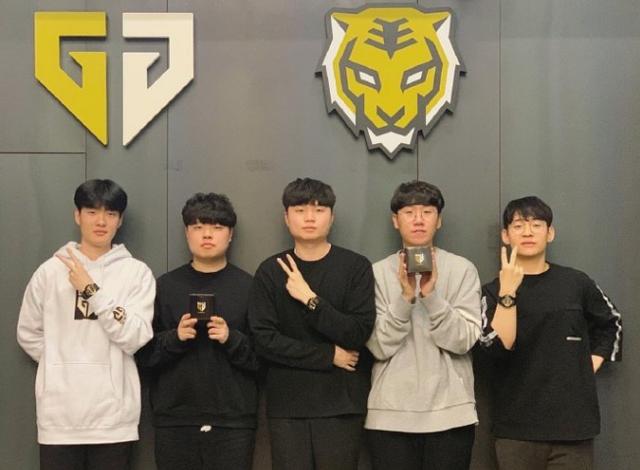 电视台的主 电视台的主