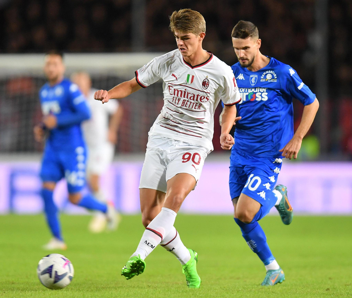 又能无球牵 又能无球牵